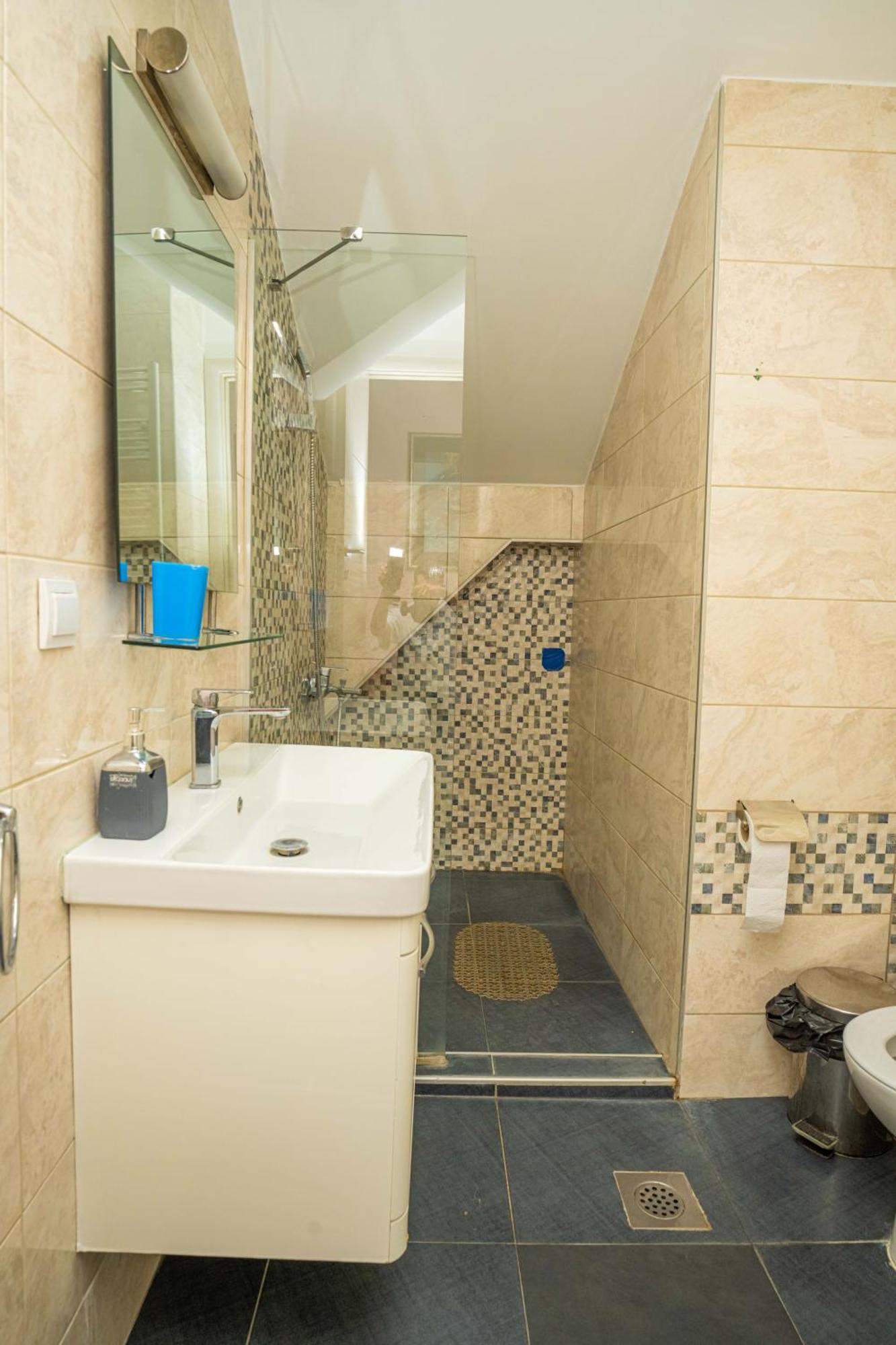 סקופיה He-Ra Apartments With Free Parking מראה חיצוני תמונה